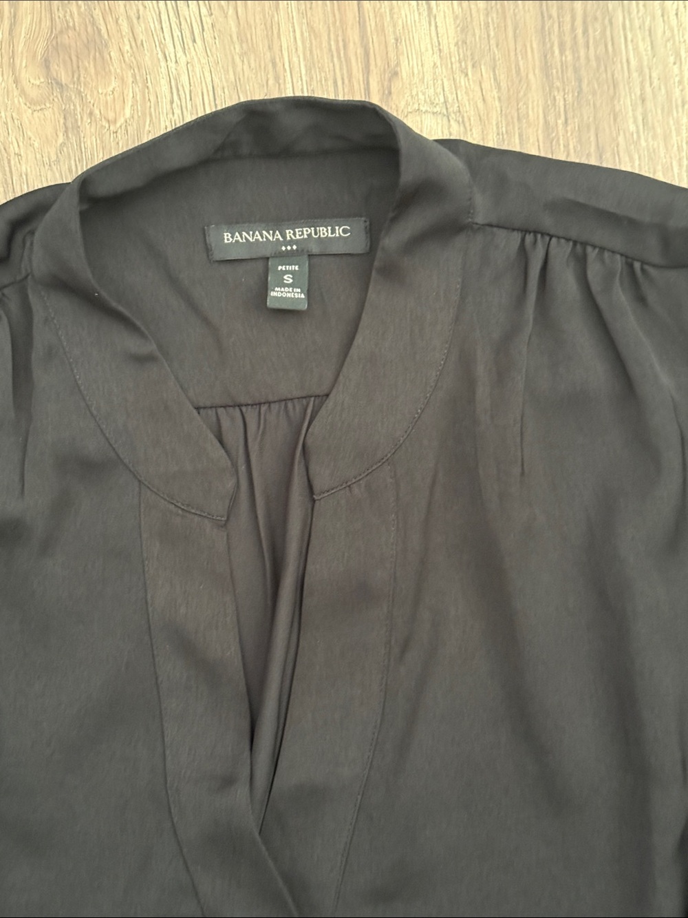 Banana Republic Black Split-Neck Long-Sleeve Puff Cuff Blouse SMALL PETITE - Picture 2 of 7